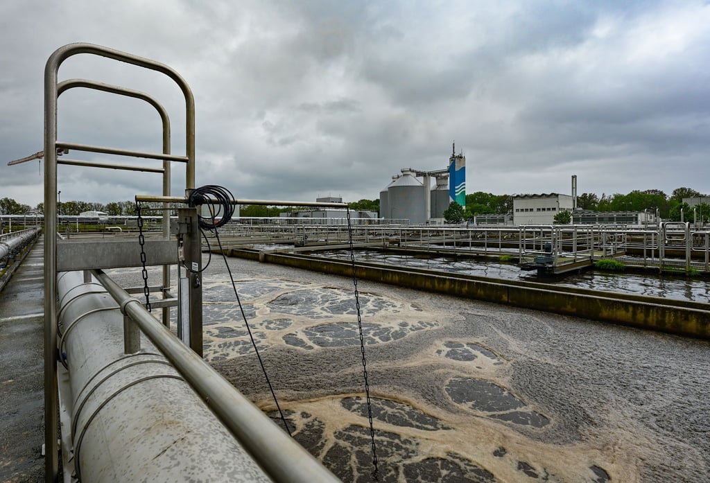 Ein Filterbecken der Biologischen Reinigung vom Klärwerk Münchehofe der Berliner Wasserbetriebe.