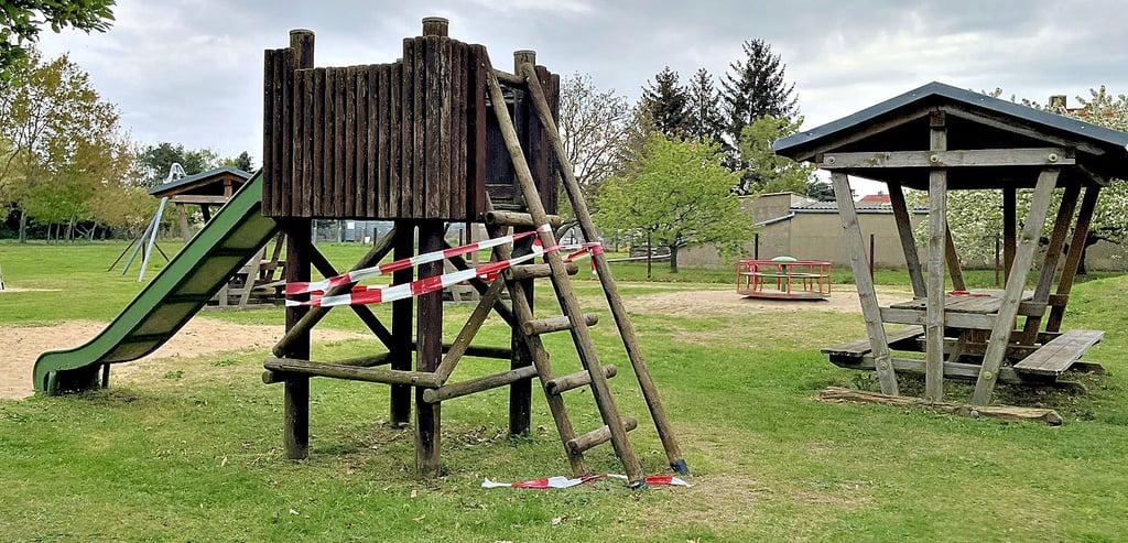 2018 war der Sozialausschuss in Kehnert. Damals gab es das große Holzschiff als Spielgerät noch.
