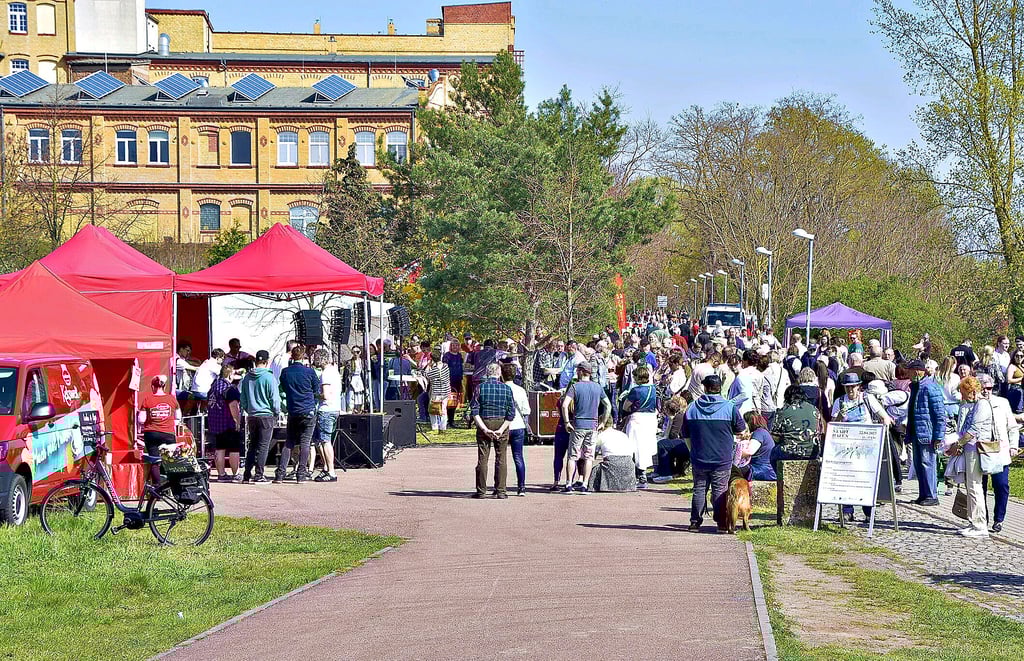 Die Veranstaltung „Flanieren am Stadthafen“ geht in die dritte Runde: Am 4. Mai können sich Besucher über aktuellen Planungsstand informieren.