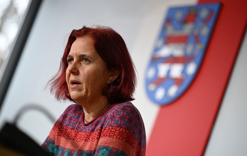 Astrid Rothe-Beinlich (Bündnis 90/Die Grünen), Fraktionsvorsitzende im Thüringer Landtag, spricht während der Landespressekonferenz vor Journalisten.