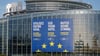 Eine riesiges Transparent wirbt am Europäischen Parlament in Straßburg für die Europawahlen.