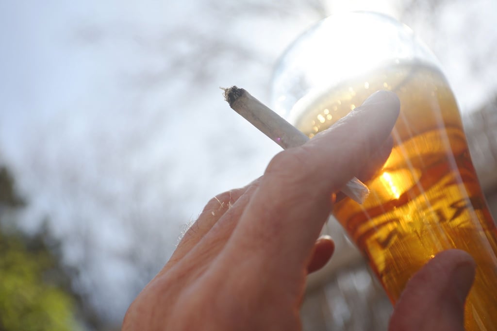 Jeder zweite Bundesbürger stört sich an dem typischen Geruch von Cannabis-Rauch.