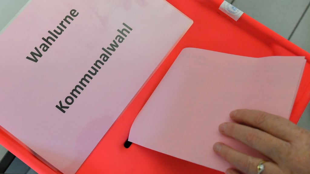 Die Stimmzettel bei den Wahlen können mitunter recht kompliziert sein. Aus diesem Grund gilt es genau zu wissen, wo man welches Kreuz setzen kann.