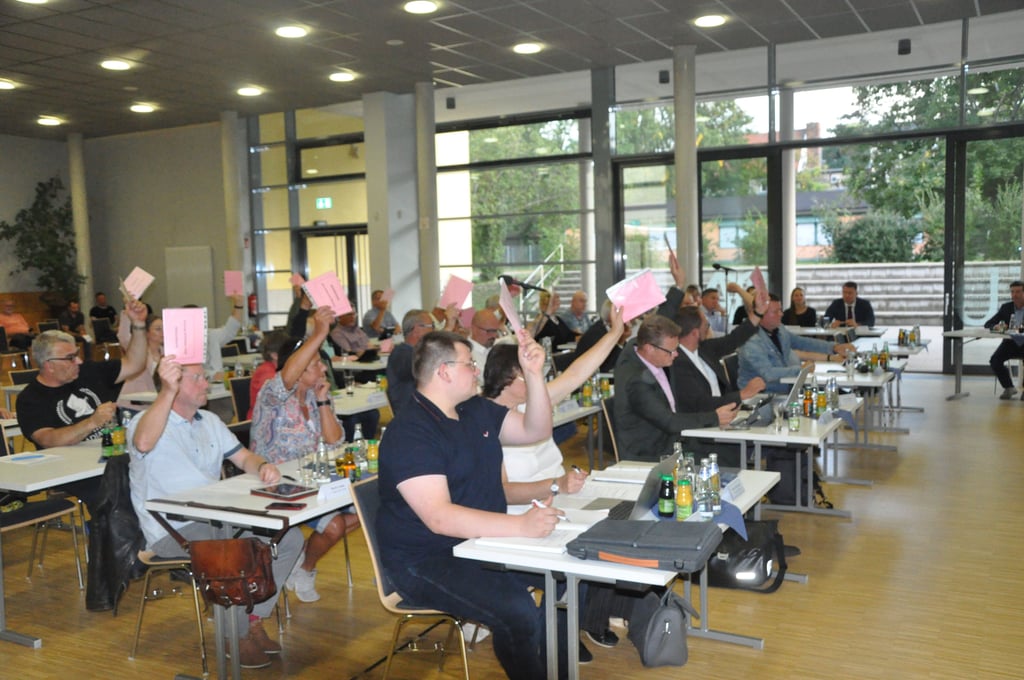Wahl 205 Kandidaten wollen in den Kreistag in Burg bei Magdeburg