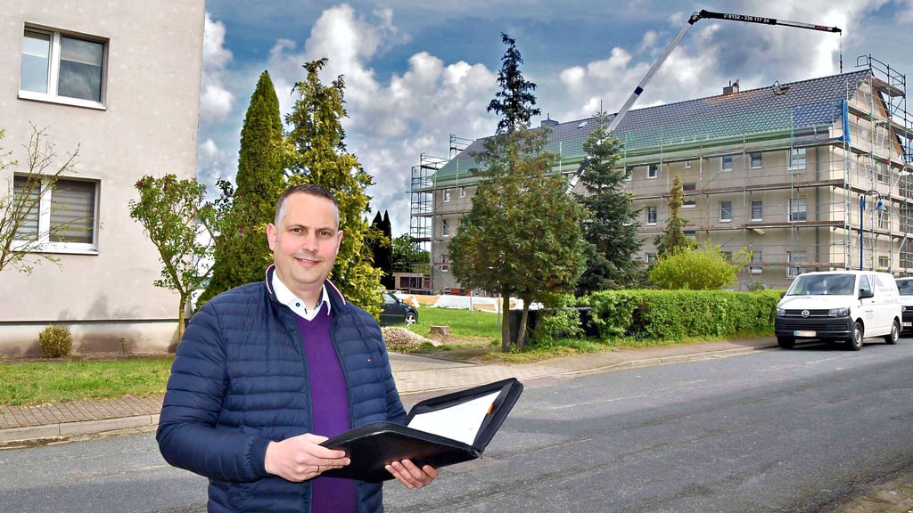 In der Straße des Friedens in Rätzlingen werden derzeit zwei Altbaublöcke mit 24 Wohnungen saniert. Eigentümer Ronny Henneboh beschreibt sein Projekt als eine Pionierarbeit.