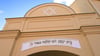 Eine Inschrift in Hebräisch und ein Davidstern befinden sich über dem Eingang zum Museum Synagoge Gröbzig.