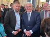 Bornes Bürgermeister Sven Rosomkiewicz (l.)  traf Bundestagspräsident Frank-Walter Steinmeier am Rande der Veranstaltung in dessen Amtssitz im Schloss Schloss Bellevue. 