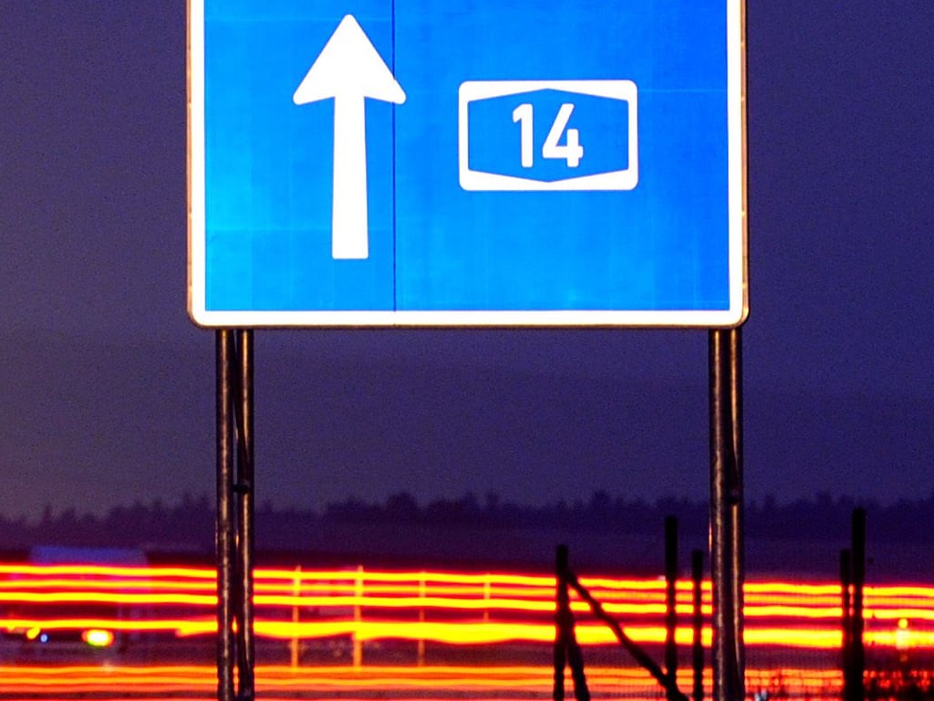 Auch nachts hören die Anwohner im Bördeland die nahe A 14. Der Lärm wird jetzt zum Thema.