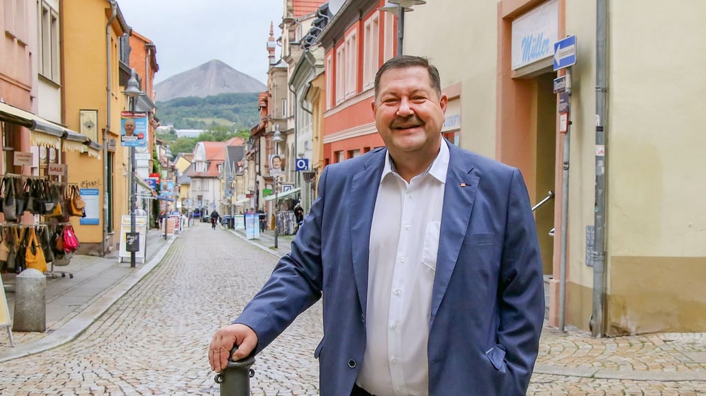 Torsten Schweiger (im Bild) und Andreas Gehlmann gehen in Sangerhausen in die Stichwahl.