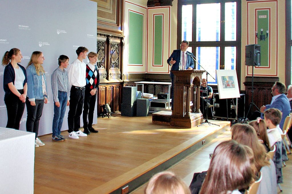 Ehrungsveranstaltung vom Ausschuss für Schule und Kultur des Landkreises Wittenberg für Schüler in der Aula des Melanchthon-Gymnasiums.