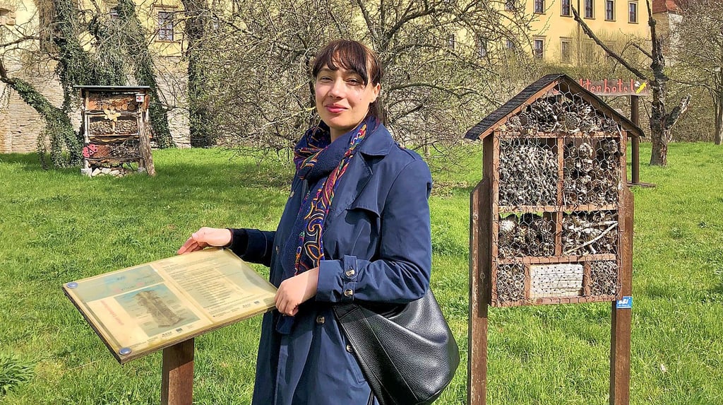 Auch den Bienengarten kann man entdecken. Kathrin Nerling vom Sachgebiet Kultur und Tourismus ist hier unterwegs.