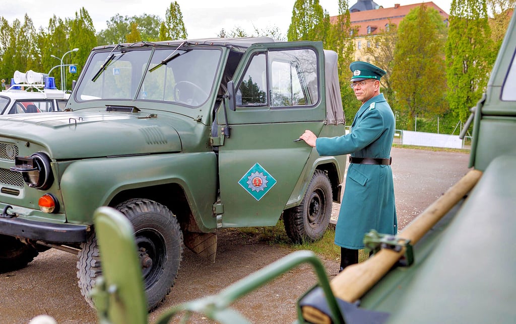 Thomas Wettstein war als „Genosse Obermeister der Bereitschaftspolizei“ mit einem UAZ 469, Baujahr 76, aus Zwickau angereist.