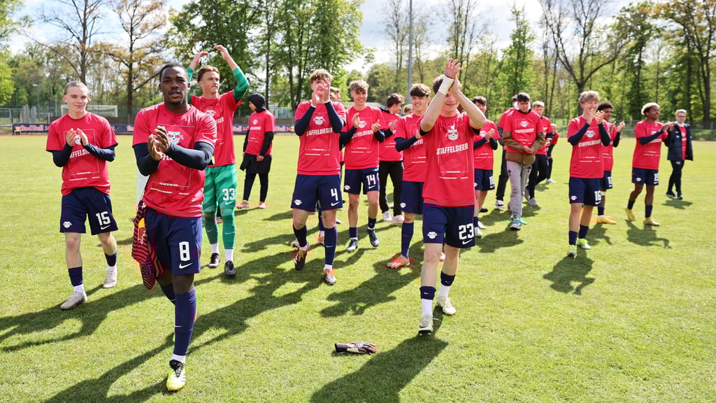 Die U17 von RB nach dem Sieg gegen Viktoria Berlin.