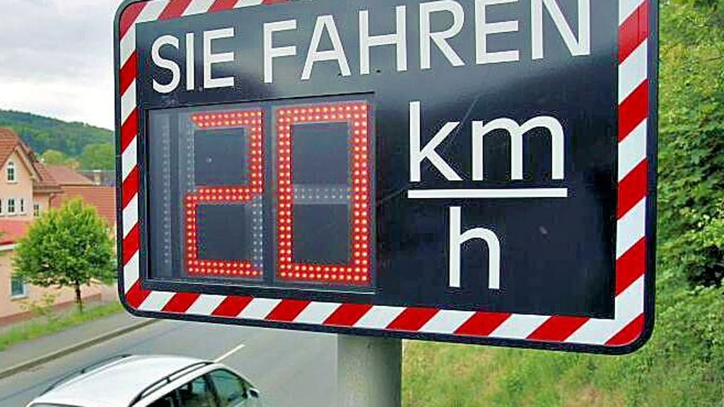 Symbolfoto - Hat die Geschwindigkeitstafel Einfluss auf das Verhalten der Autofahrer?