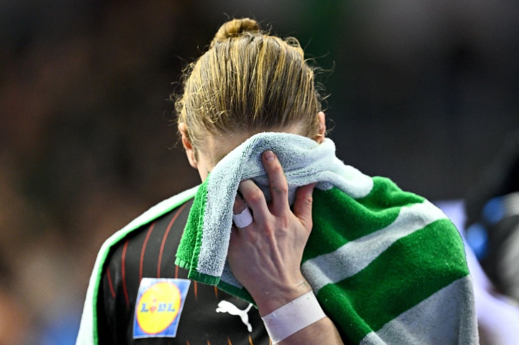 Deutschlands Handball-Star Juri Knorr verlässt die Rhein-Neckar Löwen im Sommer 2025 und wechselt wohl ins Ausland.