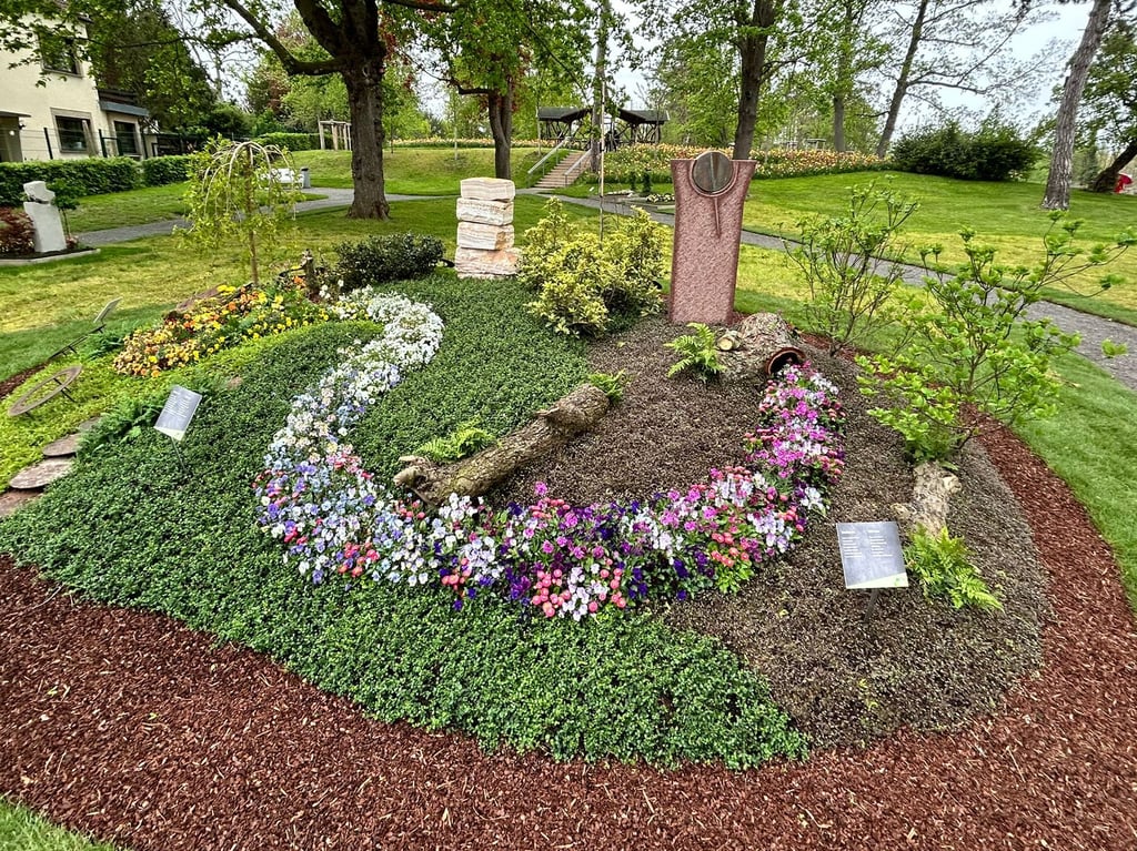 Eine Grabstelle von Friedhofsgärtner André Burmester aus Burg in Bad Dürrenberg.