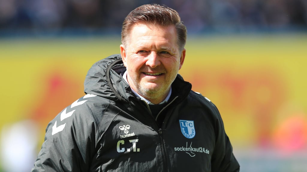 Ein gut gelaunter Christian Titz, nach der Partie seiner Mannschaft vom 1. FC Magdeburg gegen Hansa Rostock.