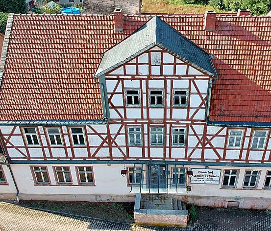 Das Schieferhaus in Wippra wird von seinen neuen Eigentümern schrittweise saniert und für Veranstaltungen genutzt.