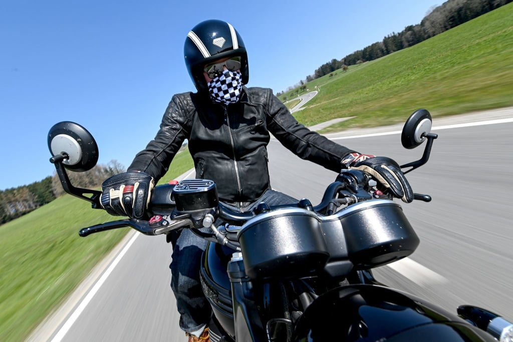 Das Beste auf dem Weg: Auf der App Streckenheld teilen Biker Tipps und Informationen zu Straßen und Highlights auf der Route.