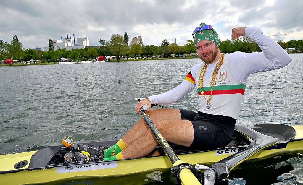Paul Berghoff lässt die Muskeln spielen: Er hat den ersten nationalen Titel in der Lite gewonnen. Jetzt schaut er dem ersten Weltcup-Einsatz entgegen.