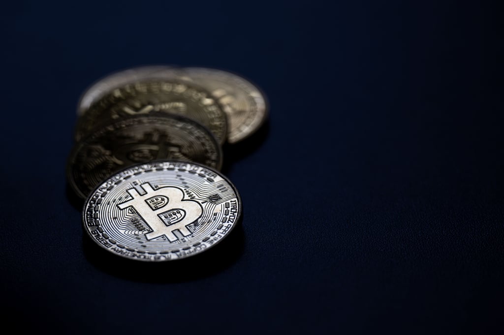 Ein Westaltmärker hat bei einem Betrug mit der Kryptowährung Bitcoin 50.000 Euro verloren.