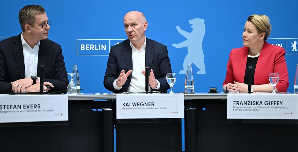 Die Pressekonferenz nach der Sitzung des Berliner Senats im Roten Rathaus.