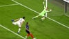 Beim Versuch vor Mbappé zu klären erzielt Mats Hummels (l) gegen Torwart Manuel Neuer ein Eigentor.