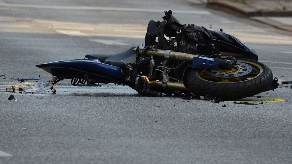 Zu einem Unfall zwischen einem Auto und einem Motorrad ist es auf der L85 in Drübeck im Harz gekommen.