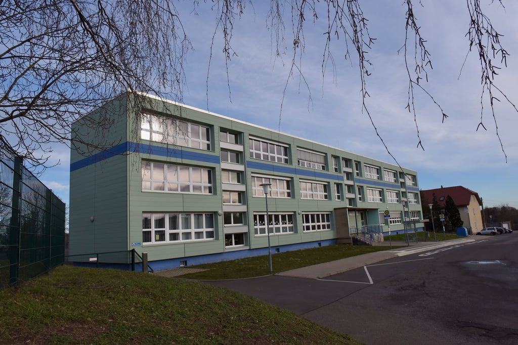 Archivbild: Die Grundschule in Welbsleben