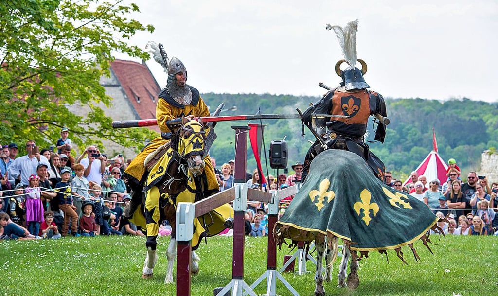 Am ersten Maiwochende liegt Schloss Neuenburg in Freyburg ganz in den Händen von Rittern und Gauklern.