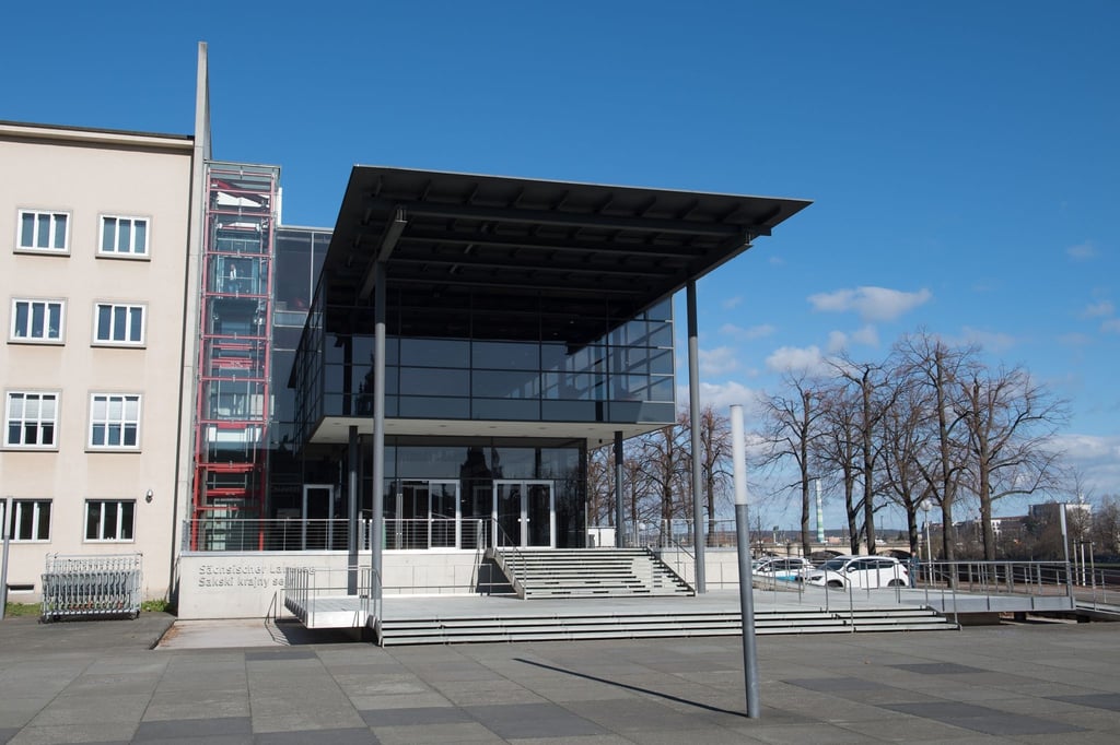 Der Sächsische Landtag in Dresden. Im Parlamentsgebäude hat auch die Landespressekonferenz ihren Sitz.