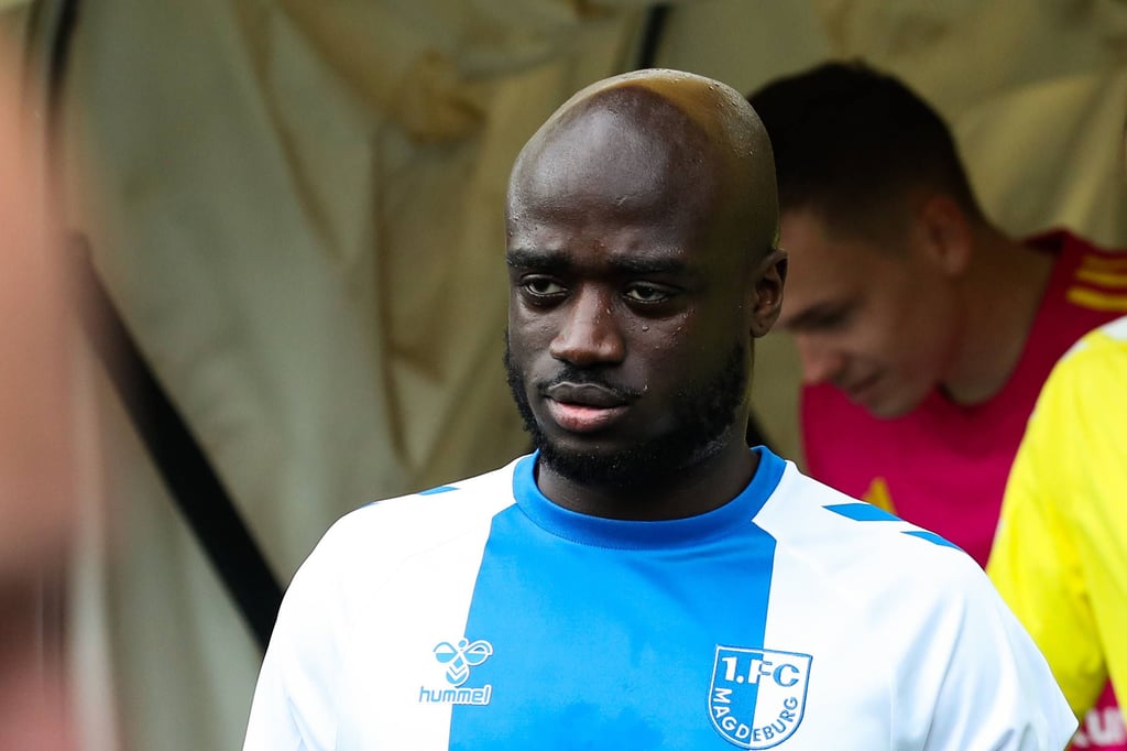 Gegen den Hamburger SV lief der 1. FC Magdeburg in seinen Sondertrikots auf. Kapitän Condé schwärmt vom limitierten Kleidungsstück.