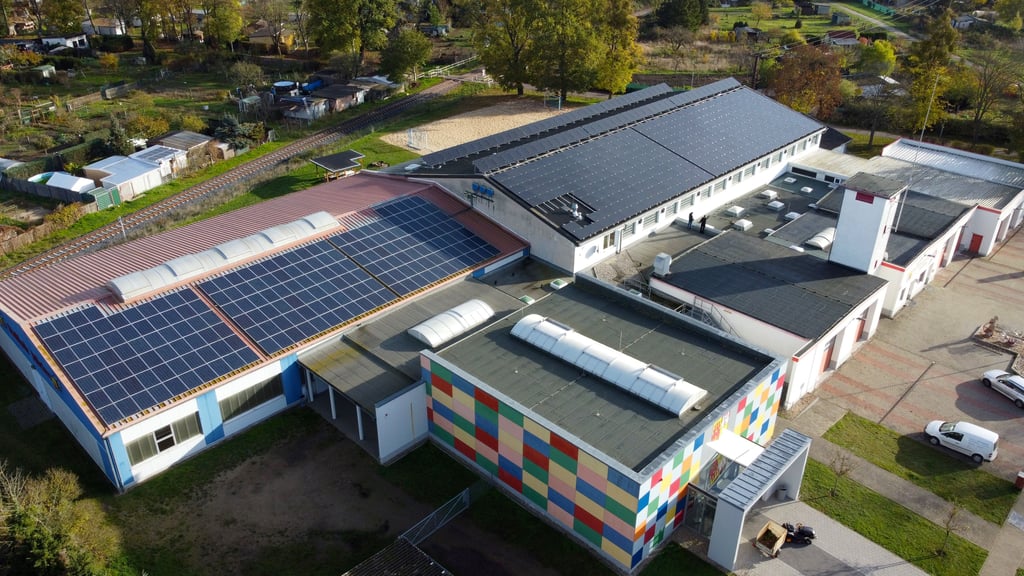 Die Stadthalle Möckern und die Sporthalle sind bereits mit Solarpaneelen eines Pächters bestückt.