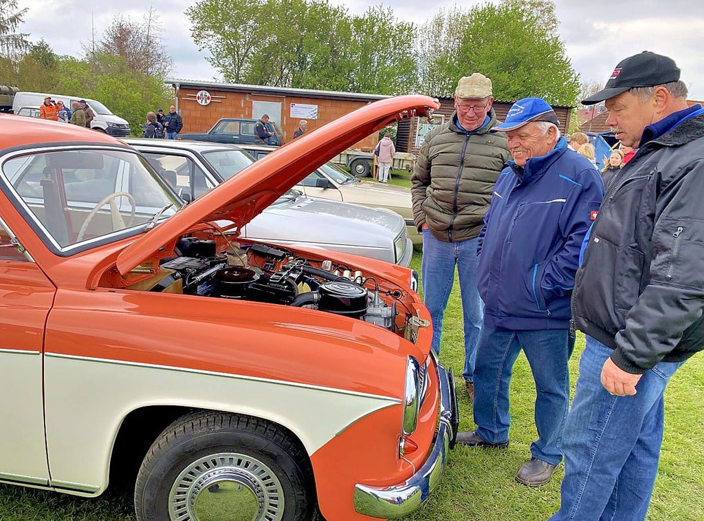 Auch in diesem Jahr kann beim Oldtimertreffen in Eilsdorf wieder gefachsimpelt werden.