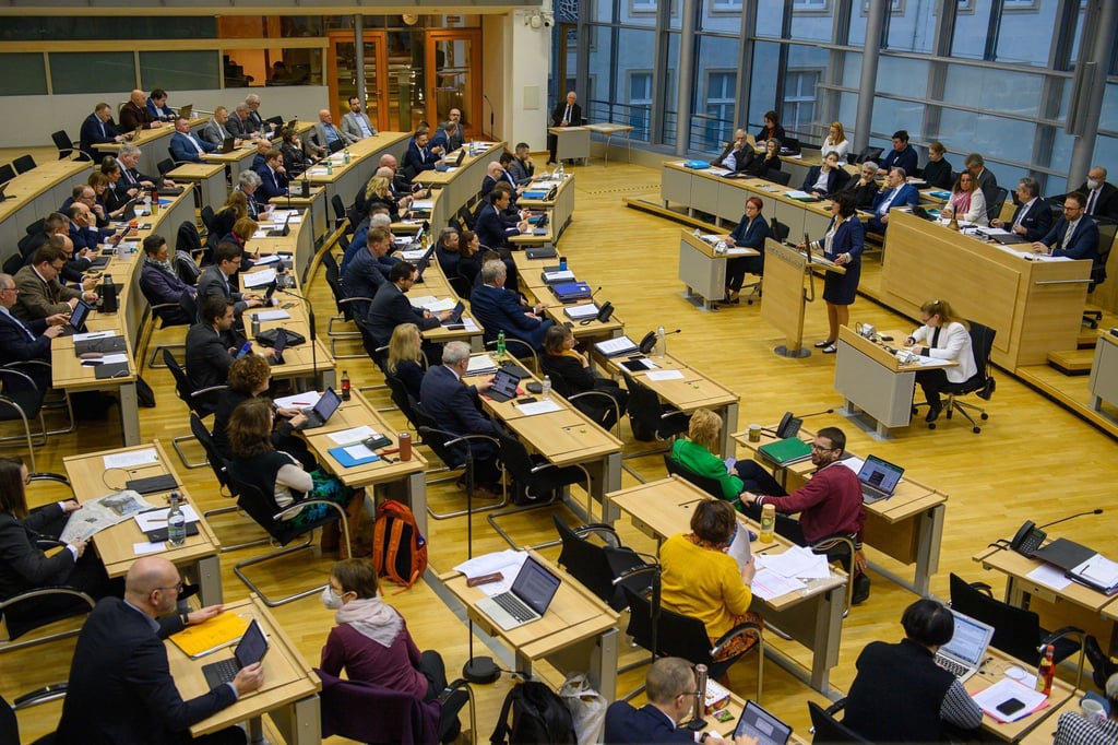 Blick in den Plenarsaal des Landtags von Sachsen-Anhalt.