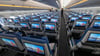 Sitze der Economy Class mit Bildschirmen während der Vorstellung von Lufthansa „Allegris“ in einem Airbus A350-900. Mit dem Kunstbegriff „Allegris“ ist ein neues Kabinenkonzept gemeint, das eine neue Bestuhlung für alle vier Reiseklassen der Langstreckenflugzeuge bedeutet soll.