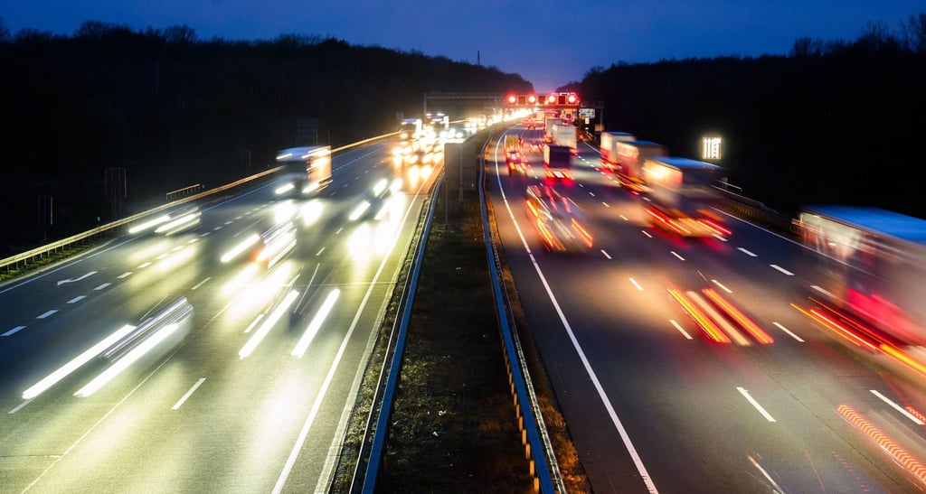 Verkehrsverstöße werden je nach Art und Schwere mit Punkten in Flensburg bestraft - sind acht Punkte auf dem Konto, ist die Fahrerlaubnis weg.