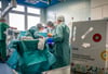 Sowohl bei geplanten als auch bei spontanen Geburten kann – wie hier im Elisabeth-Krankenhaus in Halle – Nabelschnurblut entnommen werden.