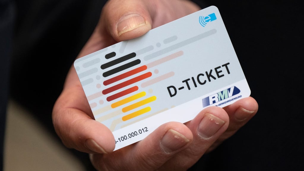 Satte Preiserhöhungen: Deutschlandticket sorgt für höhere ÖPNV-Preise.