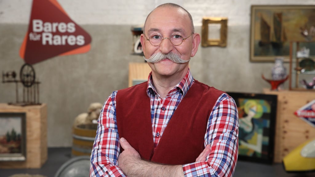 Horst Lichter moderiert die ZDF-Show "Bares für Rares". Bei diesen besonderen Eierbechern staunte er nicht schlecht.
