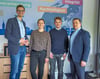 Gratulation und gute Wünsche für Philipp Stavenow (2.v.re)  von MdB Sepp Müller sowie  der  Firmenleitung Stephanie Kauert und Thoralf Petzold. 