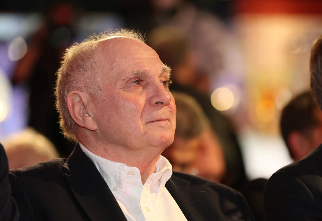 Uli Hoeneß, Ehrenpräsident des FC Bayern München, sprach offen über die Trainersuche beim Rekordmeister und Verhandlungen mit Xabi Alonso, Julian Nagelsmann und Ralf Rangnick.