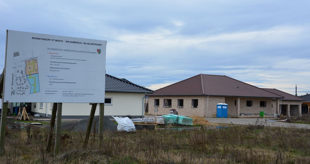 Im Baugebiet in Mieste nahe Wolfsburg sind noch zwei Baugrundstücke zu haben.