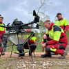 Für die Auszubildenden der Bundesforst Nördliches Sachsen-Anhalt war es interessant, die Drohne zu besichtigen. 