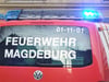 Einsatz der Magdeburger Feuerwehr. In der Nacht zum 28.4.2024 wurden wegen eines Brandes in Magdeburg drei Menschen verletzt.