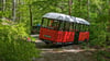 Die Wernigeröder Schlossbahn steht quer. Bei einem Unfall der Schlossbahn sind zehn Menschen verletzt worden, einer davon schwer.