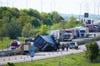 Ein schwerer Verkehrsunfall hat sich auf der A14 zwischen der Raststätte Plötzetal-Ost und Könnern ereignet. 
