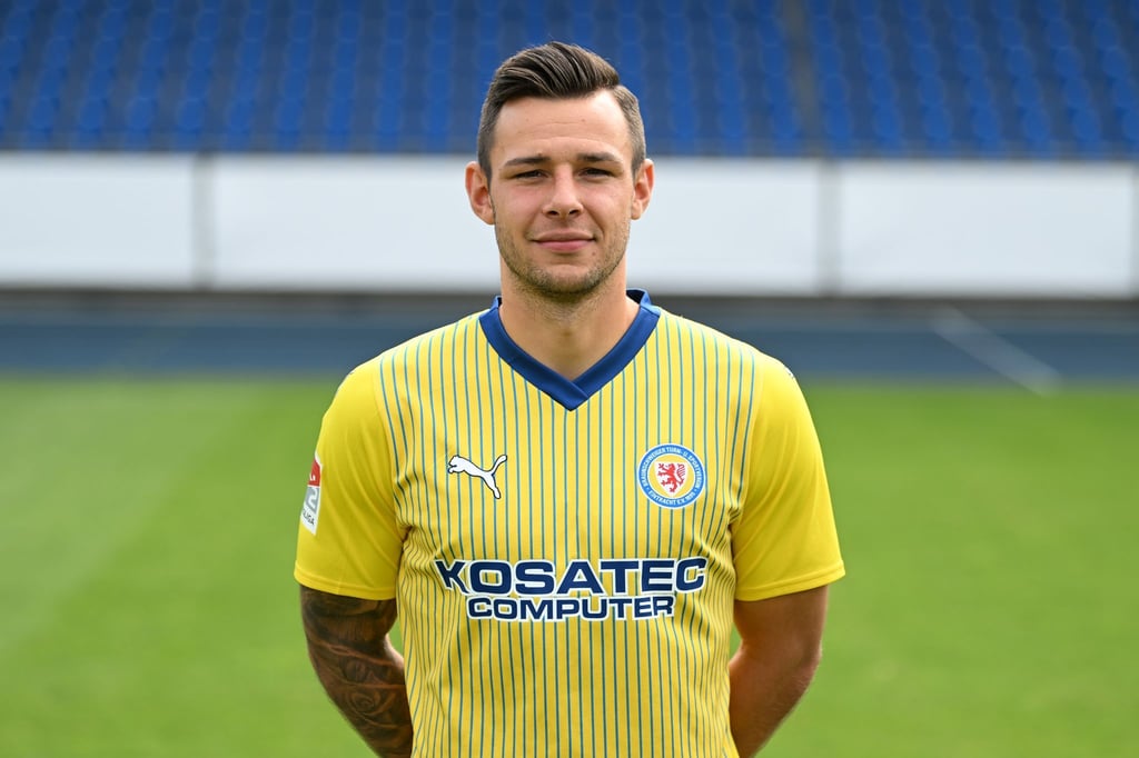 Braunschweigs Niko Kijewski beim Fototermin.