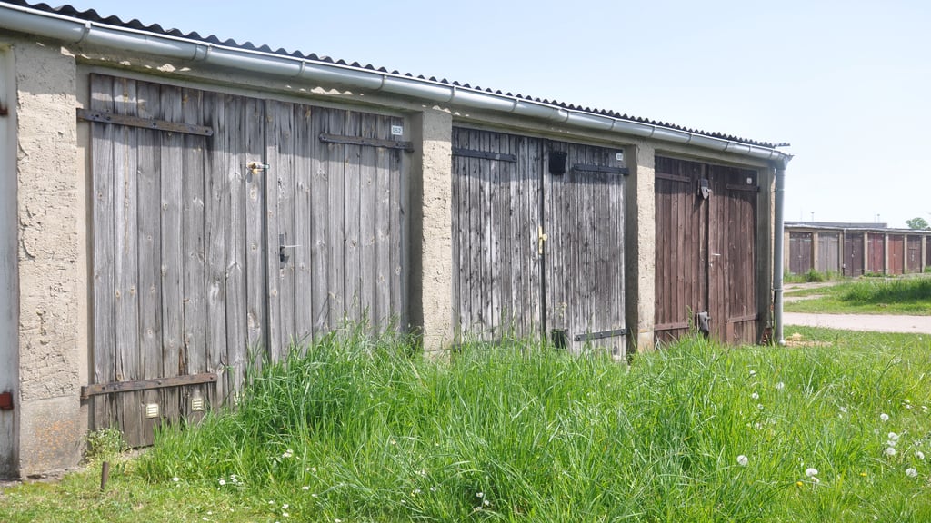 In Salzwedel sollen alte Garagen abgerissen werden.