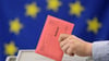 Eine Stimmabgabe für das Europäische Parlament (gestellte Szene).